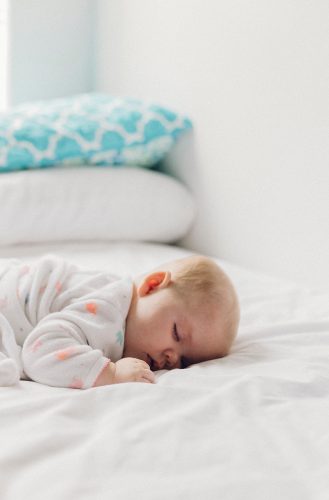 Trẻ sơ sinh cần ngủ 16 - 20 giờ đồng hồ mỗi ngày